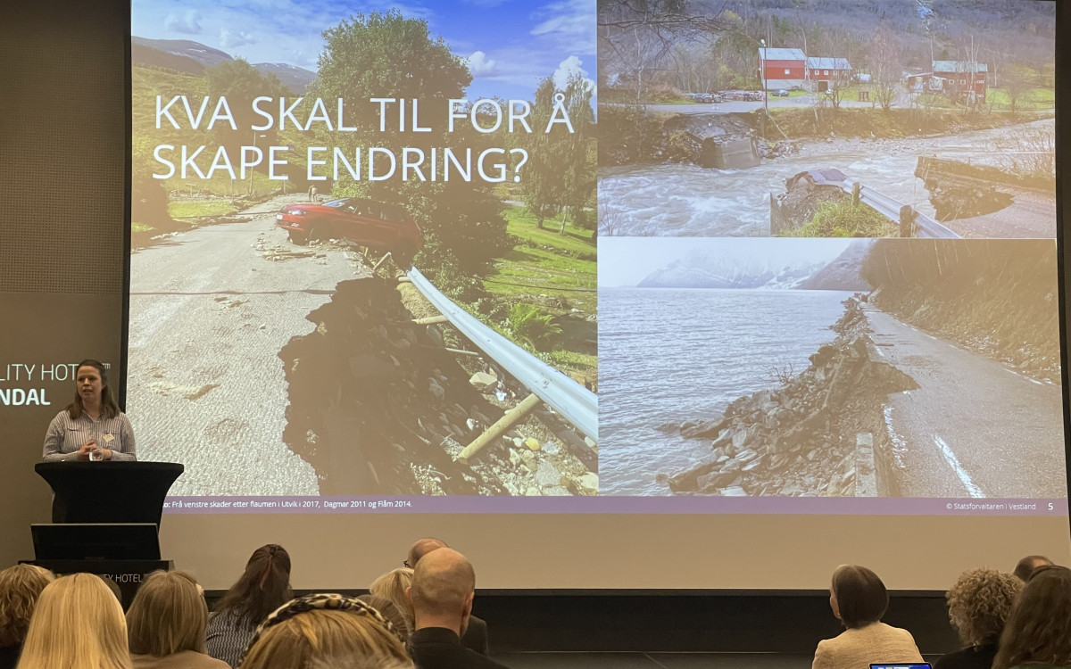 mari severinsen presenterer klimatilpassingstema med fire bilete som bakgrunn