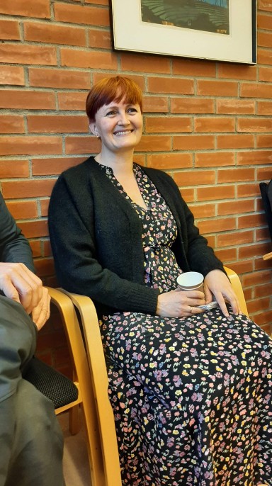 På disputas - portrett av Agnes B. Engeset