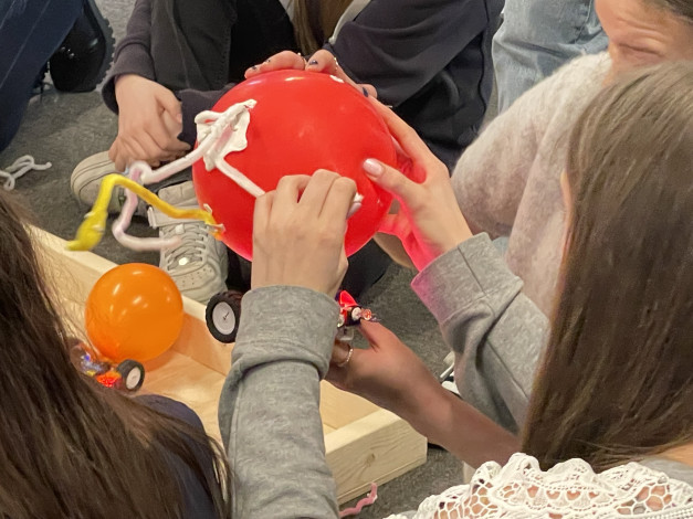 ballong- og piperensar-bil